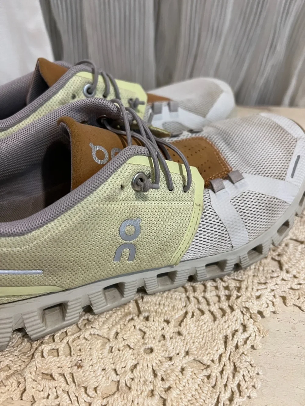 On Running Cloud Sneakers Women’s Size 8 Beige Green Lightweight Athletic Shoes - Picture 12 of 12